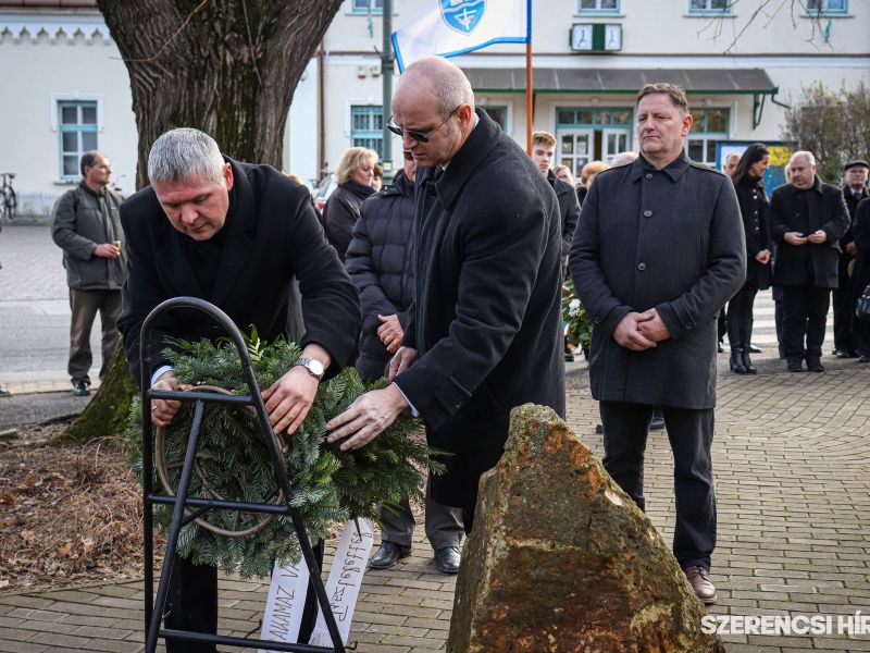 A málenkij robotra elhurcoltakra emlékeztek