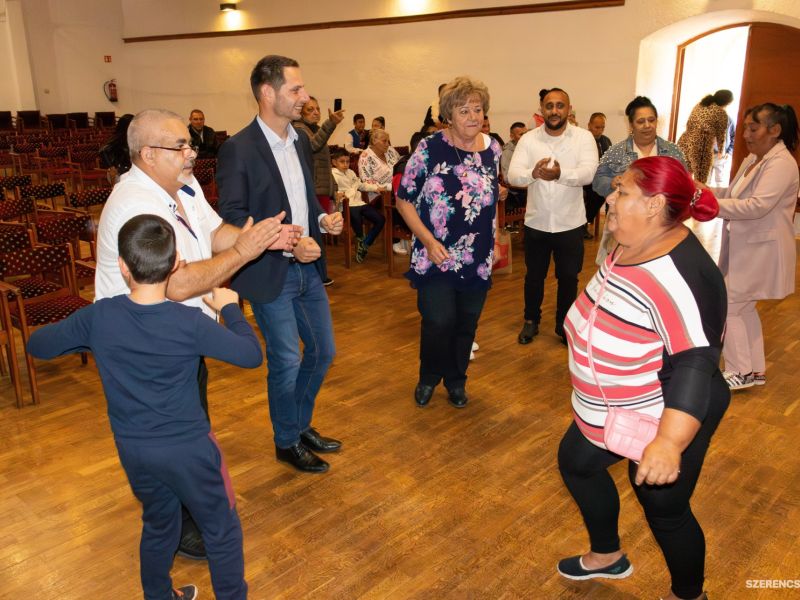Családias hangulatban, a közösségi összetartozás jegyében rendezték meg a Hagyományőrző Roma Napot o