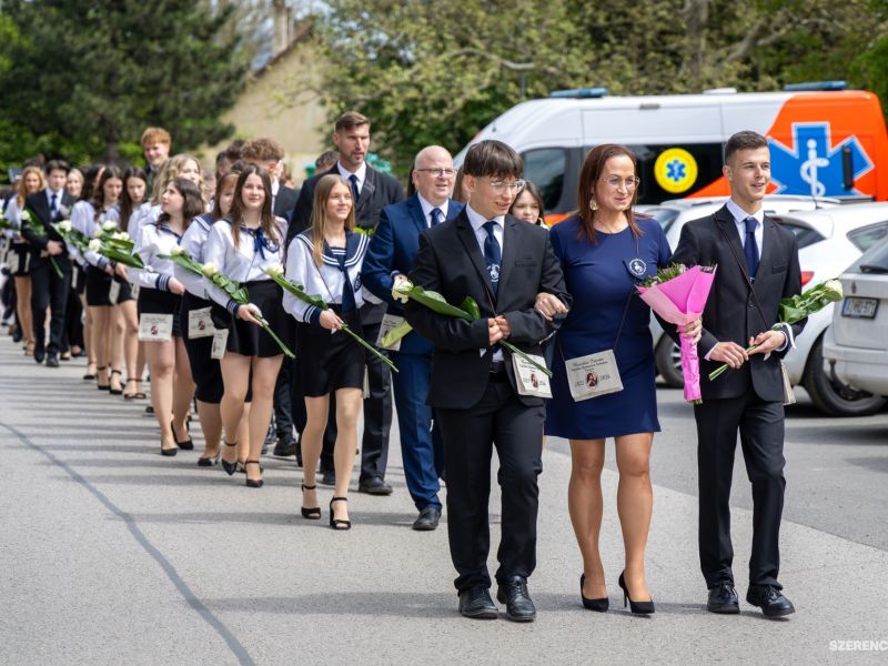 A Bocskai István Katolikus Gimnázium, Technikum és Óvoda főépületében május 1-jén tartották meg az i